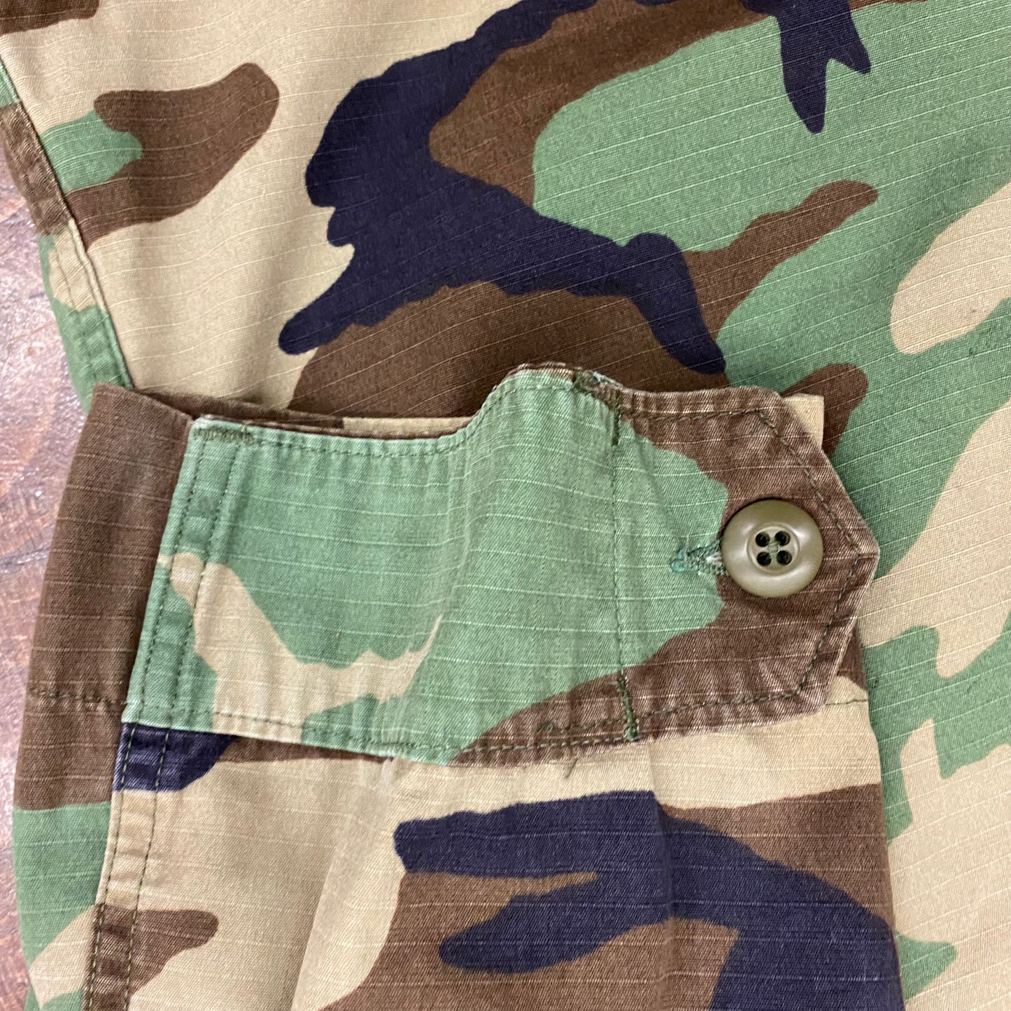 1990s US Woodland Camouflage Military Jacket - Size Large