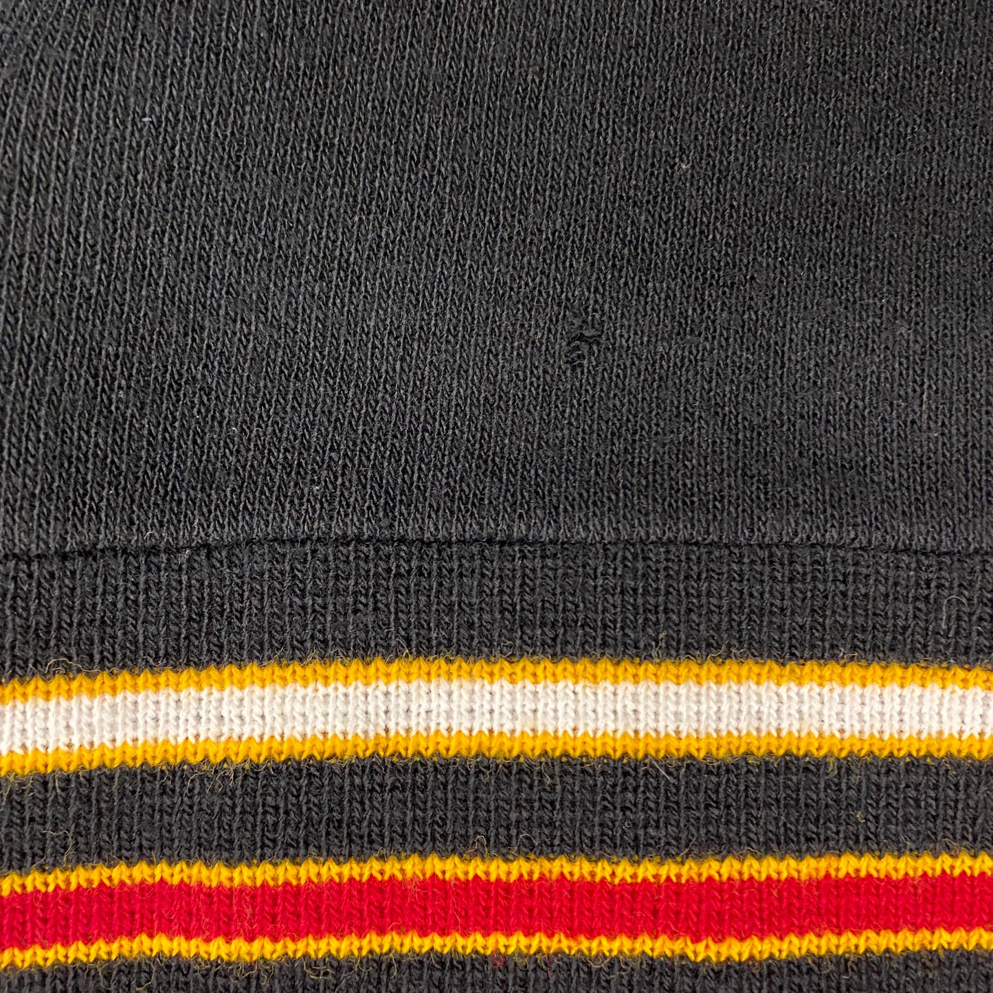 1980s Kingsport Black Striped Sweater - Size Medium (Tagged Large)