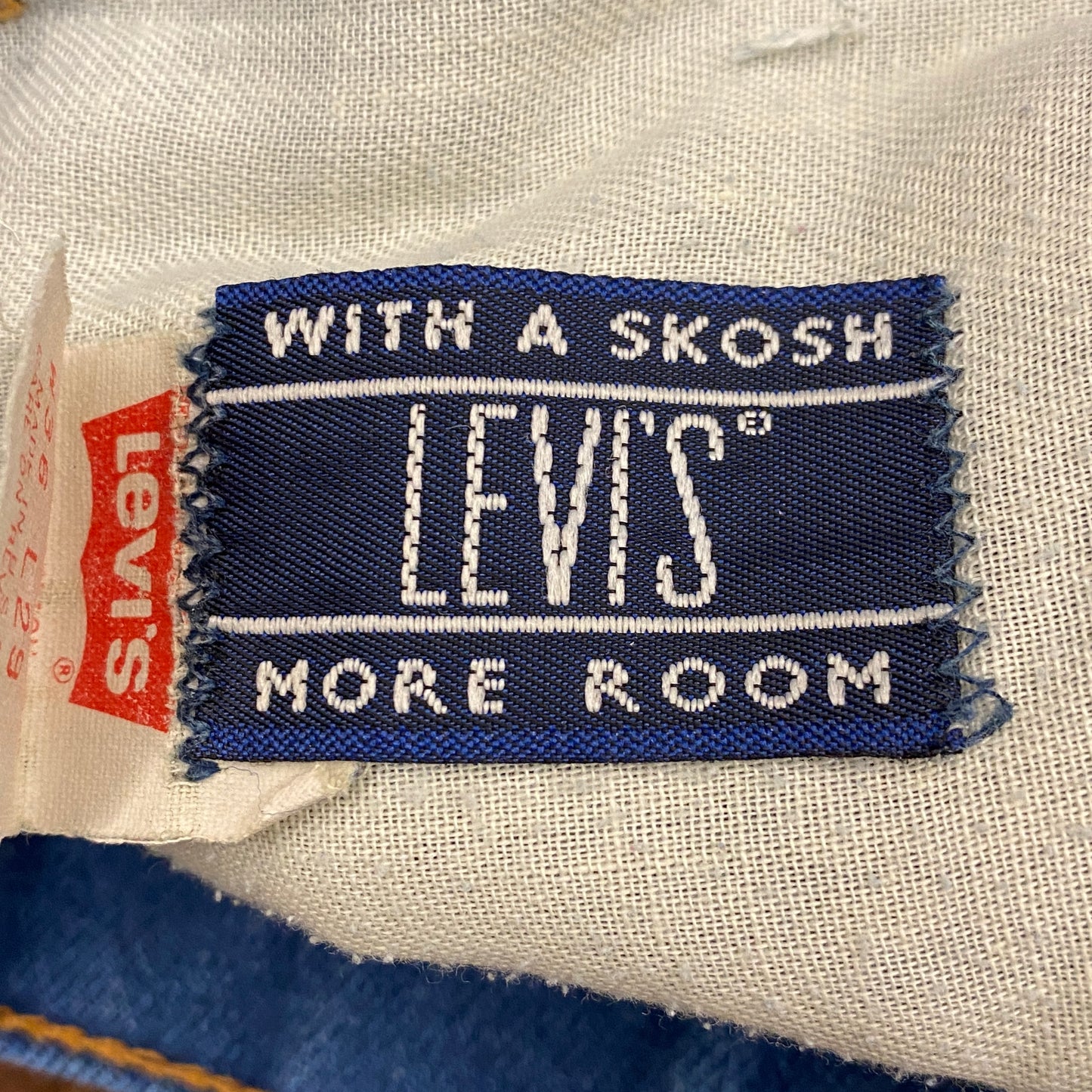 1980s Levi's Orange Tab Jeans "With a Skosh More Room" - 36"x25"